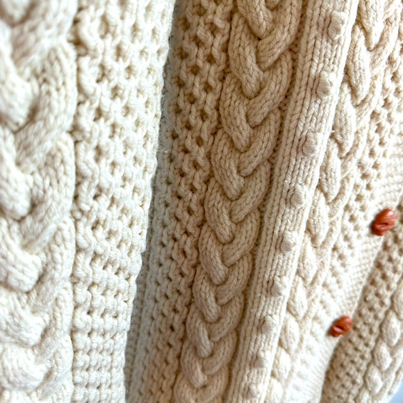 Cable knit cardigan button front design sweater Size M - Picture 4 of 5